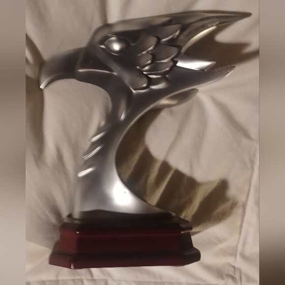 8 inch tall eagle statue - Picture 1 of 1